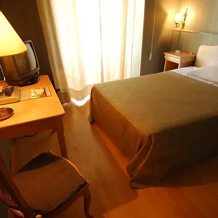 酒店 Grande Quattro Stagioni 列蒂